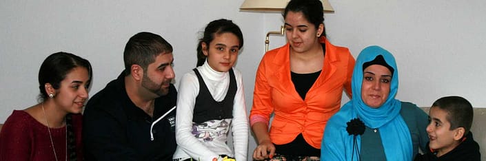 AhmedGazale-mit-Kindern